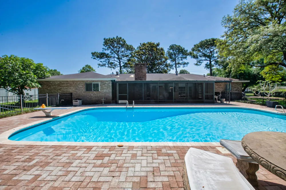 645 Country Club Ave NE, Fort Walton Beach, FL 32547