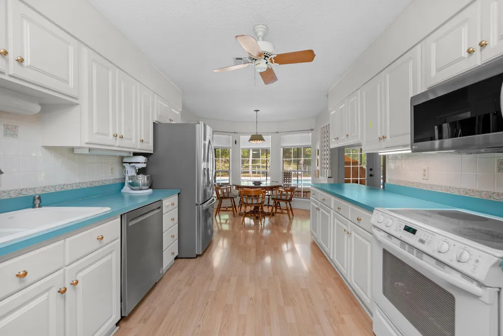 645 Country Club Ave NE, Fort Walton Beach, FL 32547