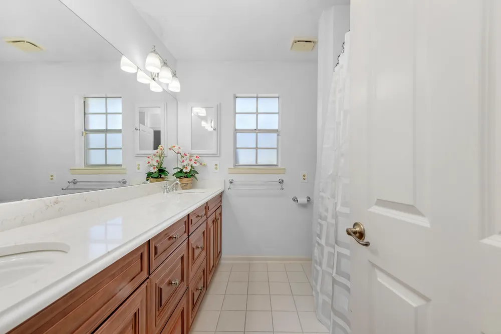 645 Country Club Ave NE, Fort Walton Beach, FL 32547