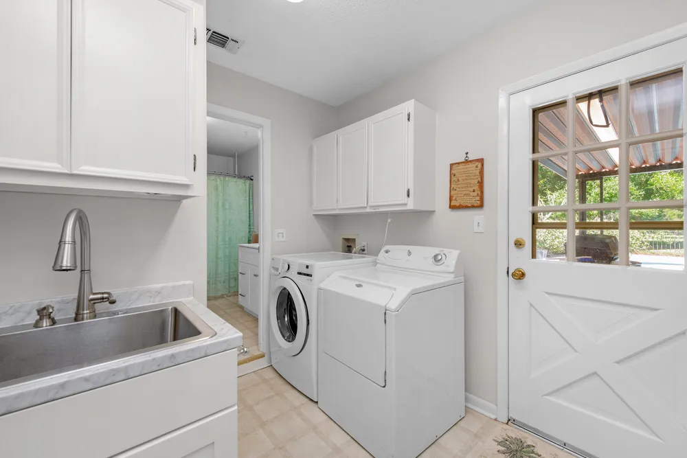 645 Country Club Ave NE, Fort Walton Beach, FL 32547