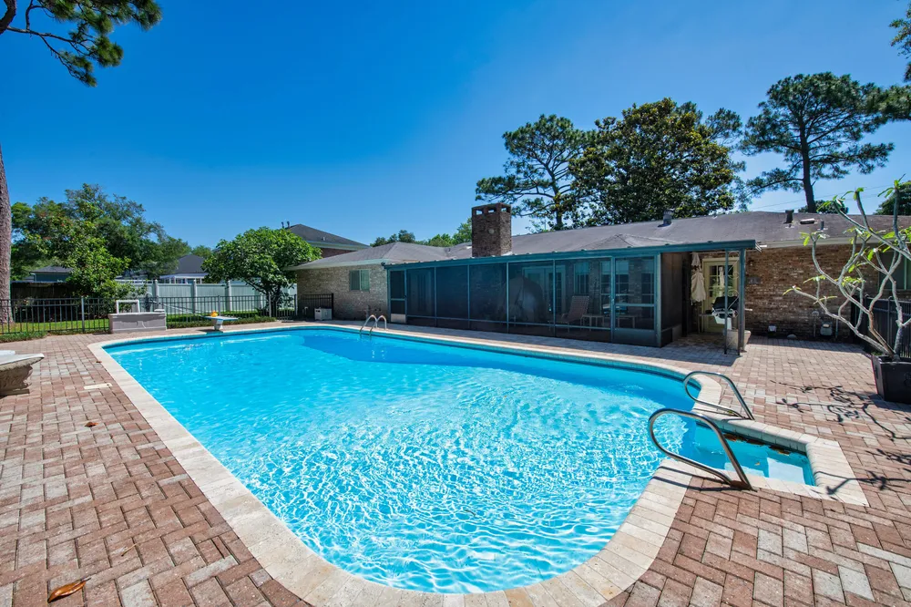645 Country Club Ave NE, Fort Walton Beach, FL 32547