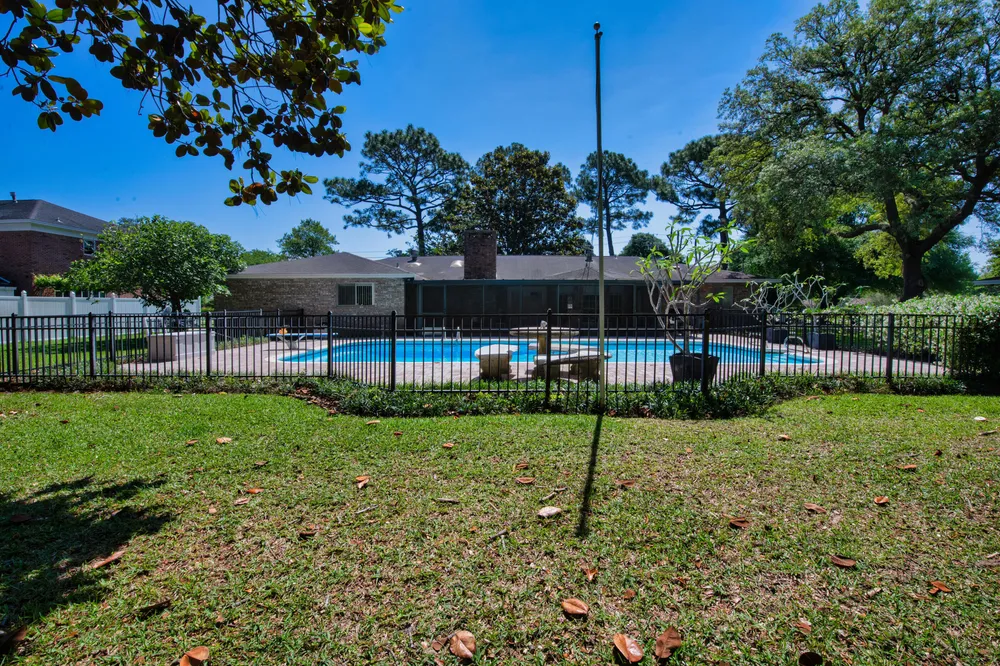 645 Country Club Ave NE, Fort Walton Beach, FL 32547