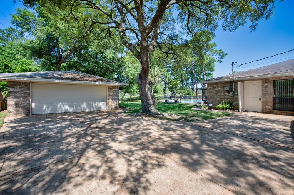 645 Country Club Ave NE, Fort Walton Beach, FL 32547