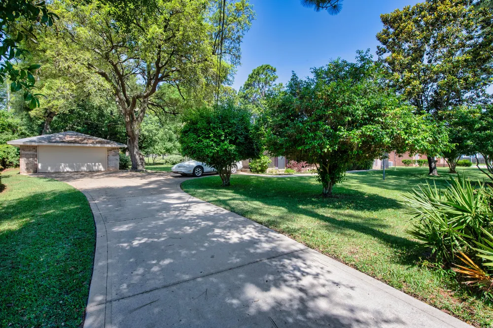 645 Country Club Ave NE, Fort Walton Beach, FL 32547