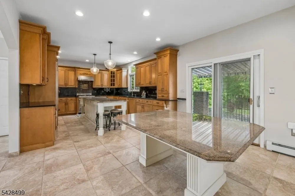 5 Francesca Ct, East Hanover, NJ 07936
