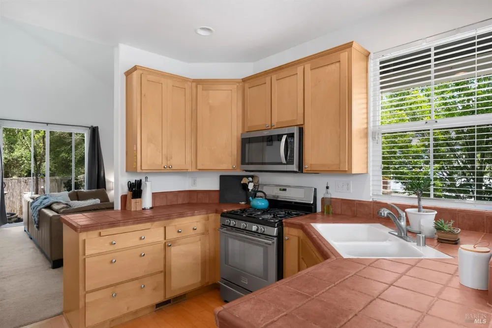 1920 Bodie St, Santa Rosa, CA 95403