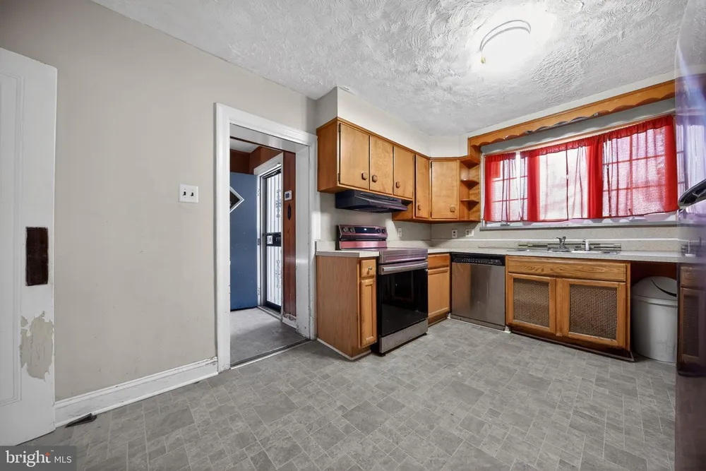 6448 Cherokee St, Philadelphia, PA 19119