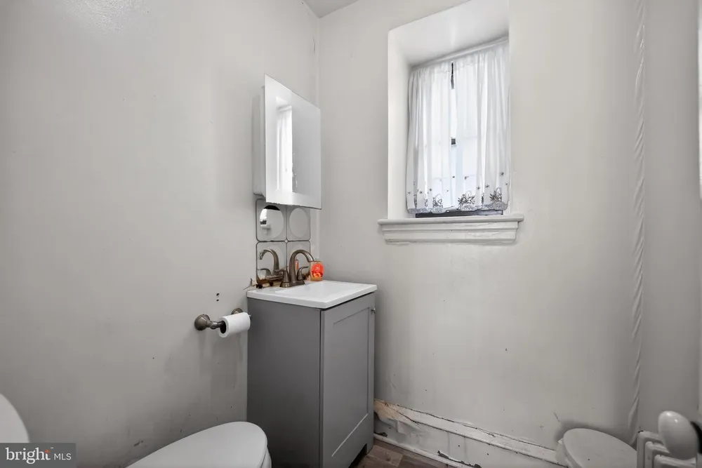 6448 Cherokee St, Philadelphia, PA 19119