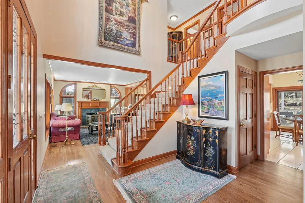1438 Kings Wood Rd, Eagan, MN 55122