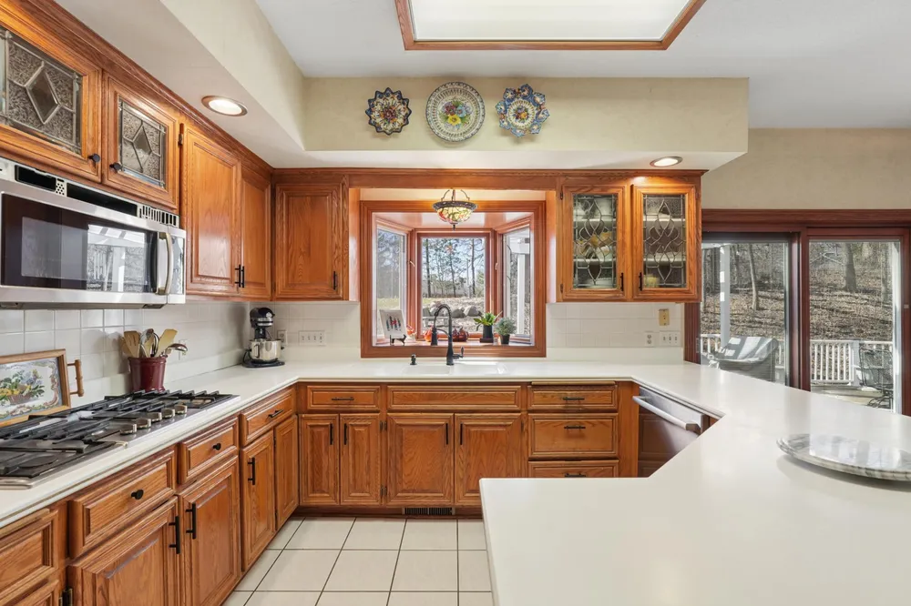 1438 Kings Wood Rd, Eagan, MN 55122