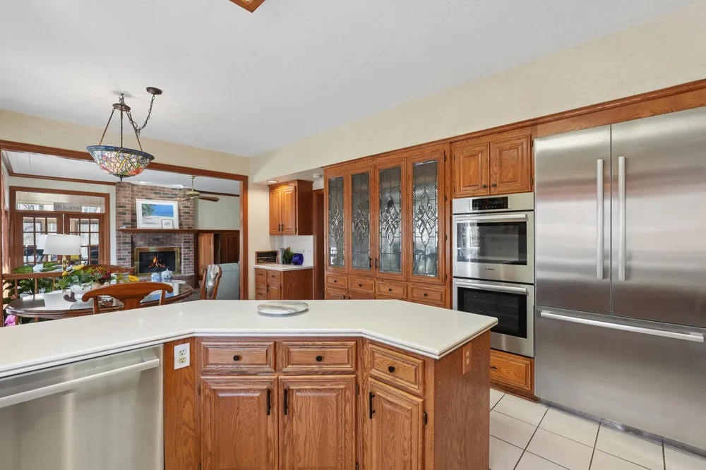 1438 Kings Wood Rd, Eagan, MN 55122
