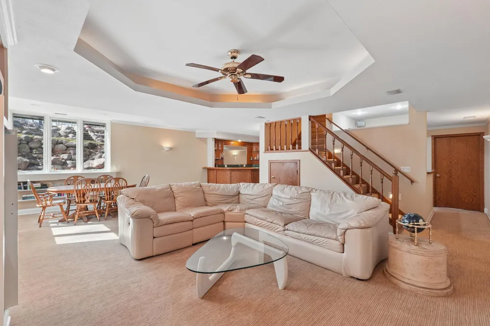 1438 Kings Wood Rd, Eagan, MN 55122