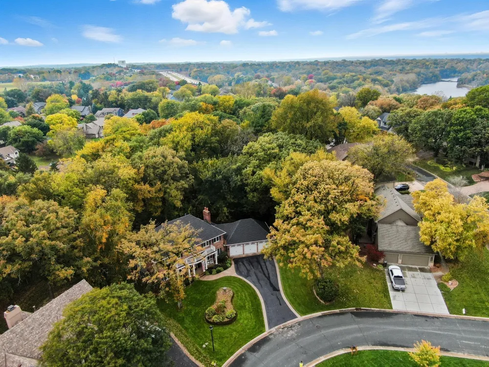 1438 Kings Wood Rd, Eagan, MN 55122