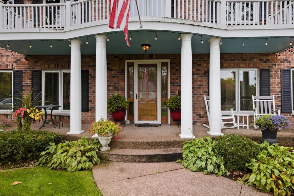 1438 Kings Wood Rd, Eagan, MN 55122