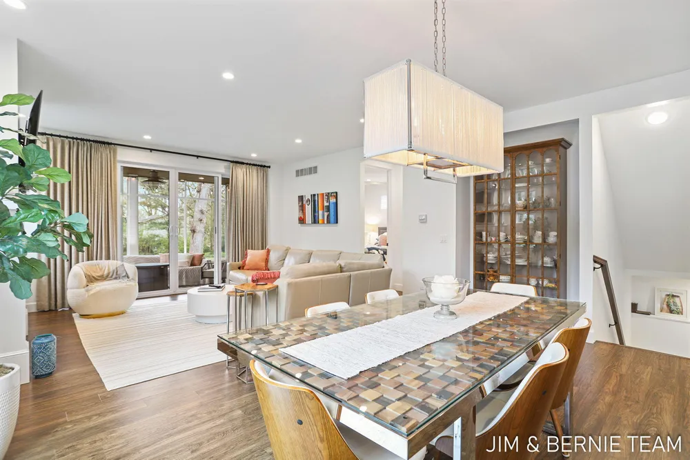 153 Elizabeth St, Saugatuck, MI 49453-9656