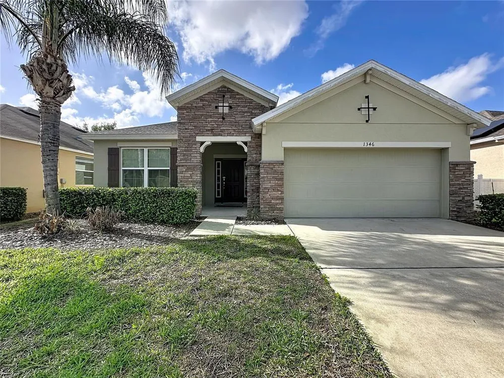 1346 Yorkshire Ct, Davenport, FL 33896