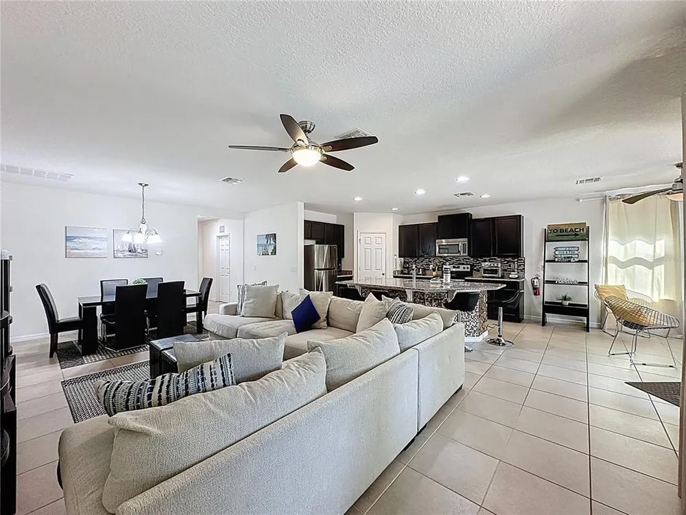 1346 Yorkshire Ct, Davenport, FL 33896