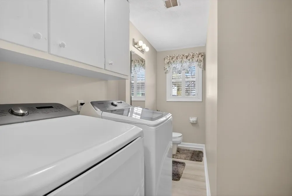 15 San Mateo Dr, Chelmsford, MA 01824