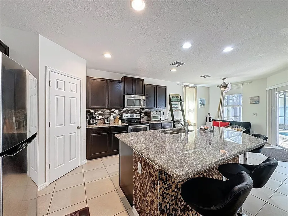 1346 Yorkshire Ct, Davenport, FL 33896