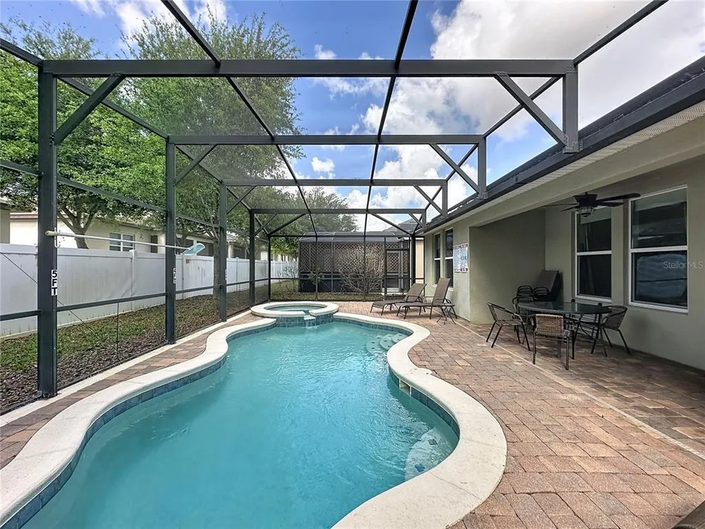 1346 Yorkshire Ct, Davenport, FL 33896