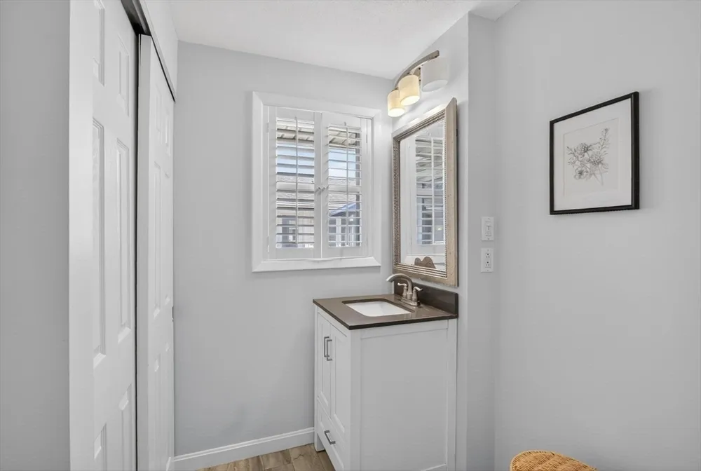 15 San Mateo Dr, Chelmsford, MA 01824