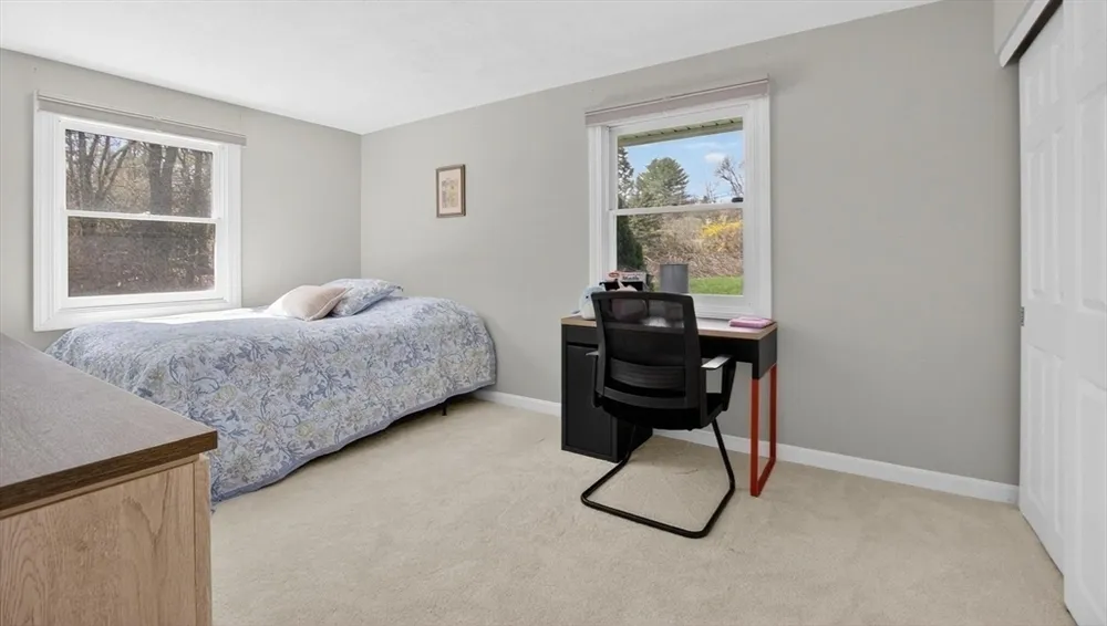 15 San Mateo Dr, Chelmsford, MA 01824