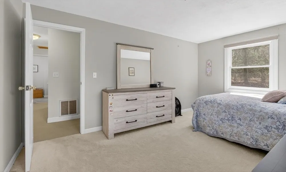 15 San Mateo Dr, Chelmsford, MA 01824