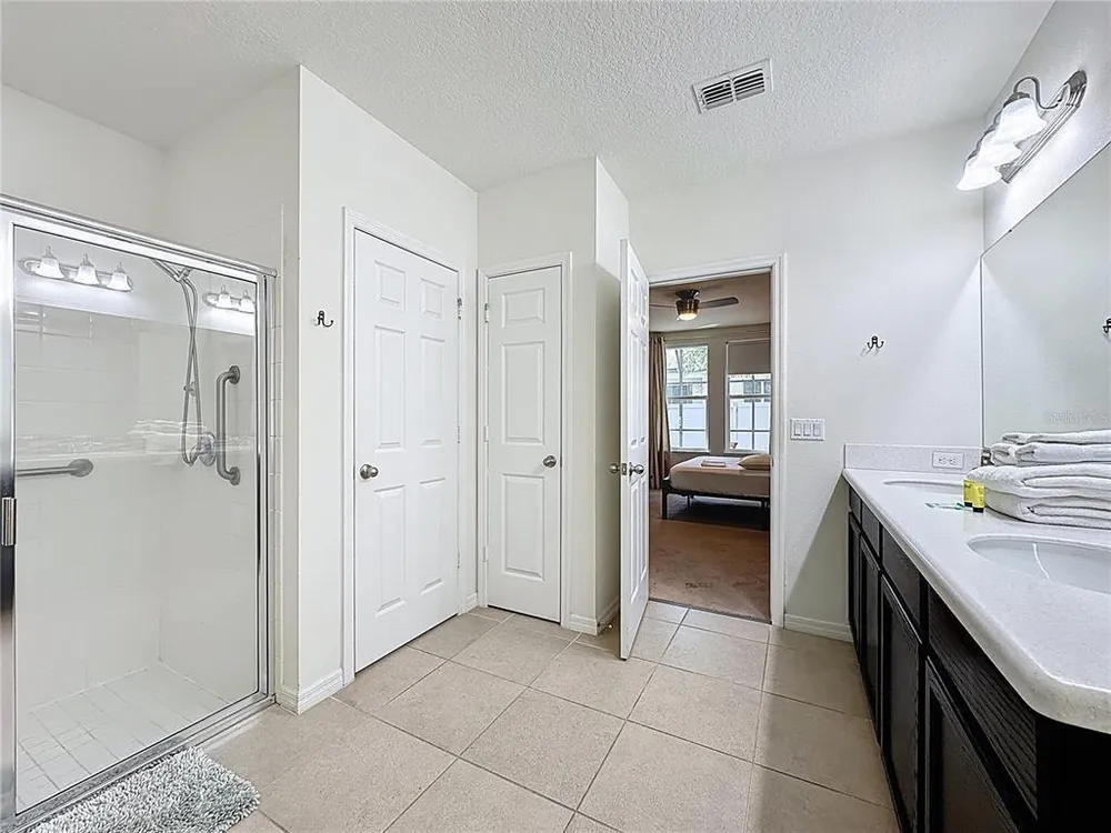 1346 Yorkshire Ct, Davenport, FL 33896