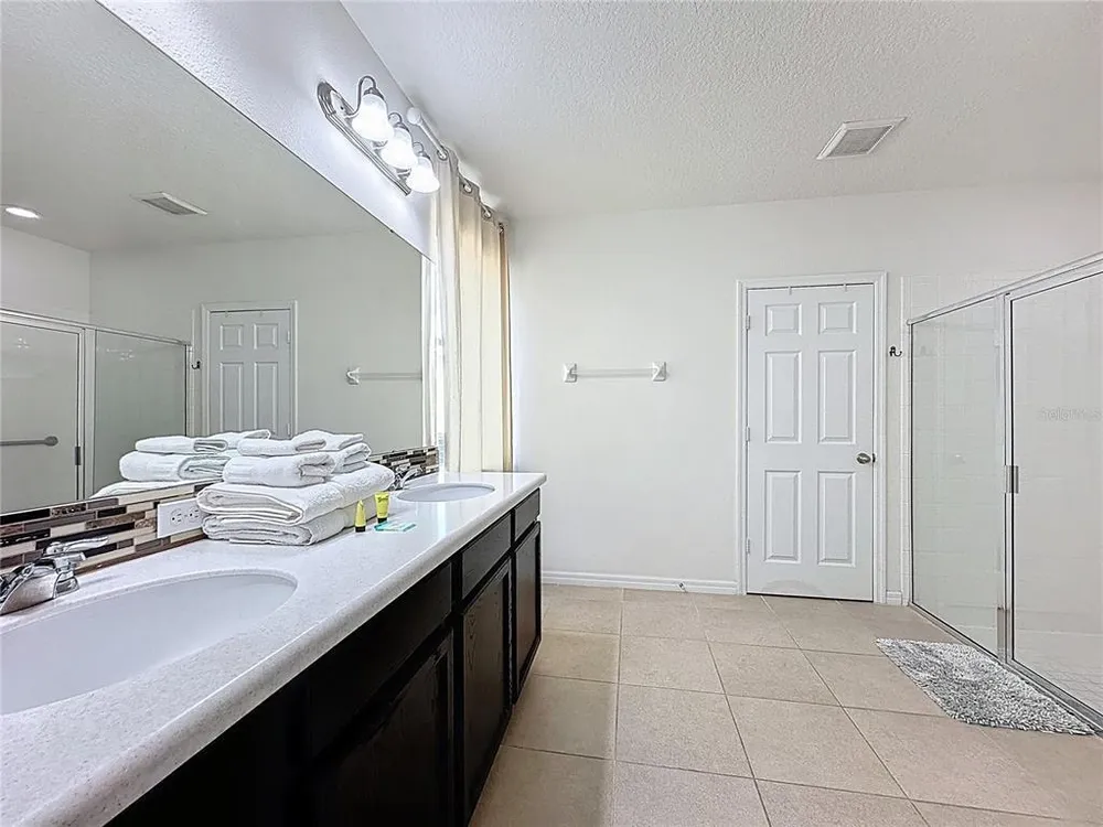1346 Yorkshire Ct, Davenport, FL 33896