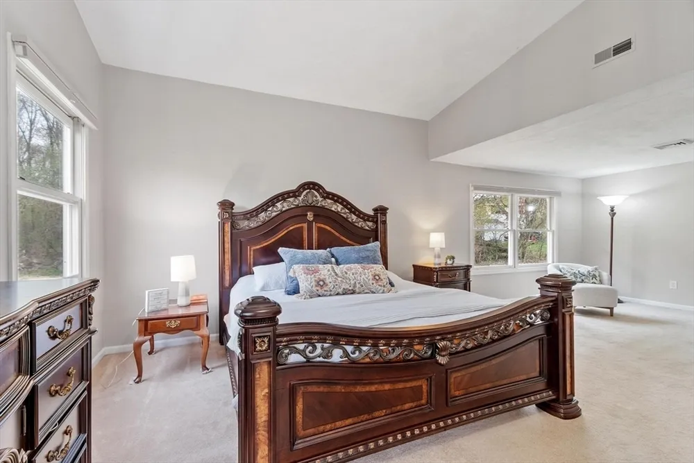 15 San Mateo Dr, Chelmsford, MA 01824