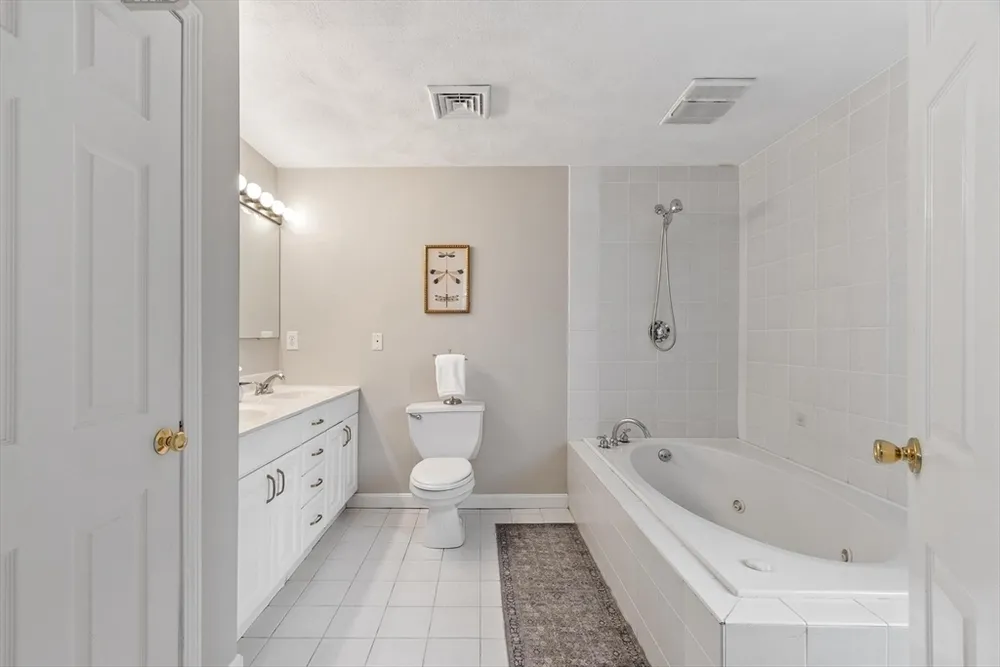 15 San Mateo Dr, Chelmsford, MA 01824