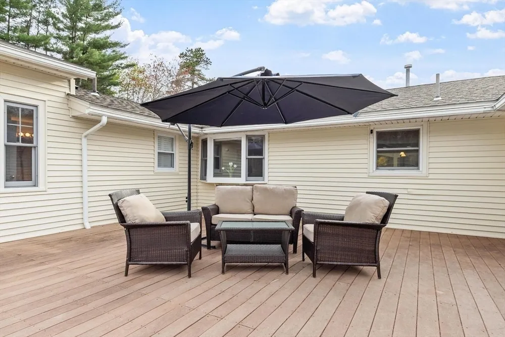 15 San Mateo Dr, Chelmsford, MA 01824