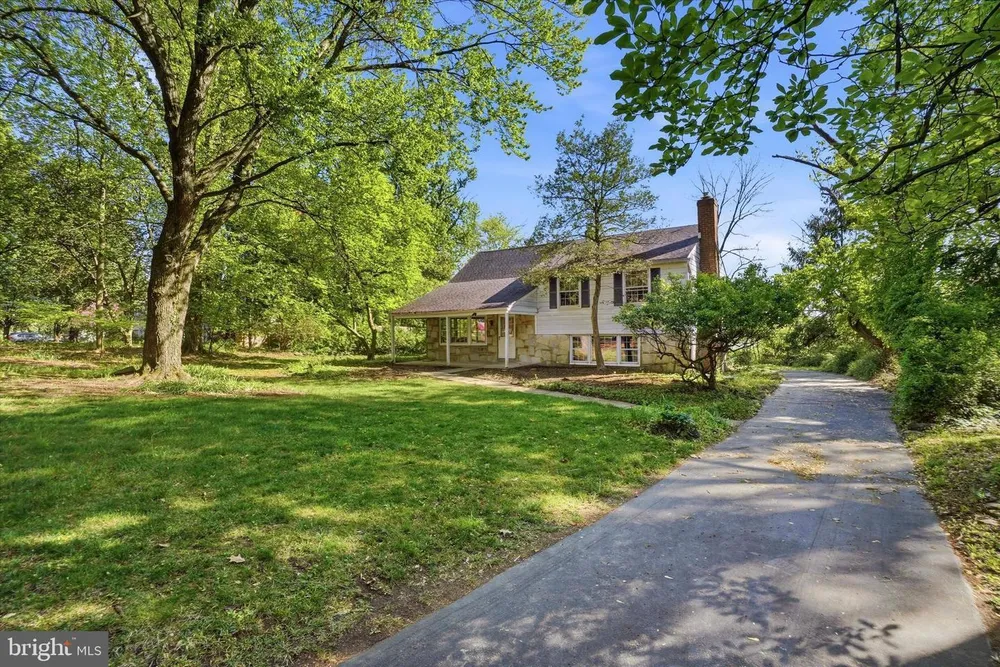 662 Deaver Dr, Blue Bell, PA 19422