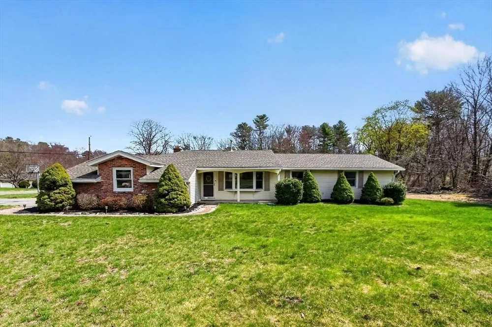 15 San Mateo Dr, Chelmsford, MA 01824