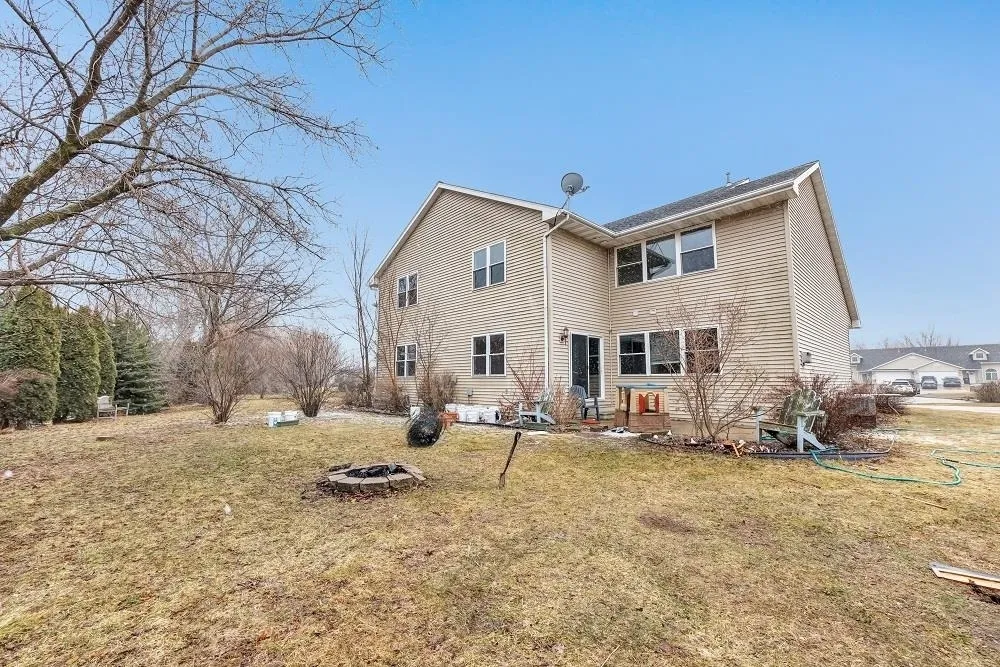 713 Edge Point Ct, De Pere, WI 54115