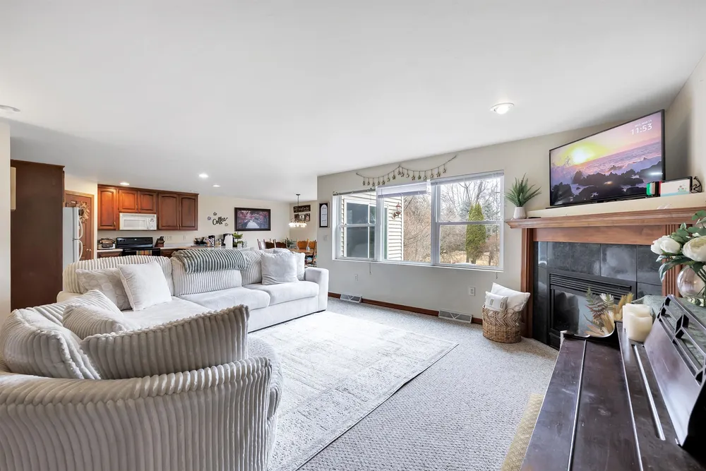 715 Edge Point Ct, De Pere, WI 54115