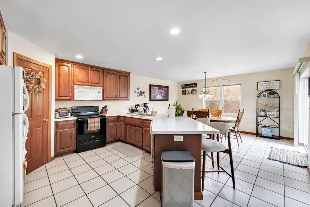 715 Edge Point Ct, De Pere, WI 54115