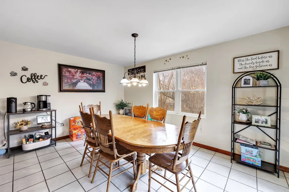 715 Edge Point Ct, De Pere, WI 54115