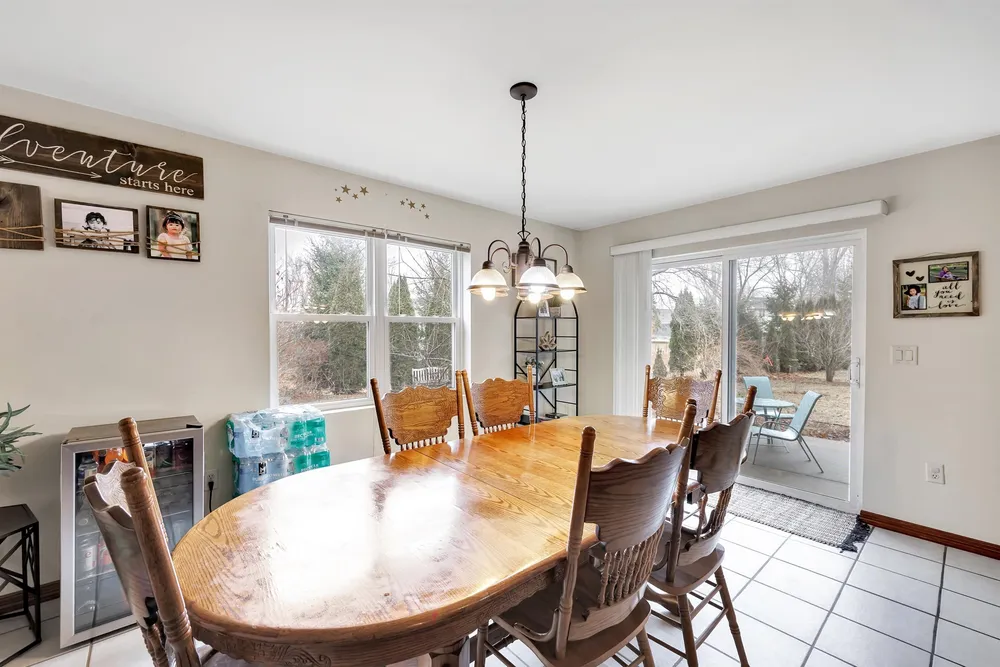 715 Edge Point Ct, De Pere, WI 54115