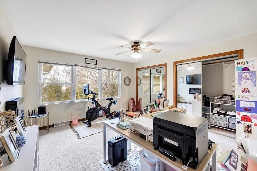 715 Edge Point Ct, De Pere, WI 54115