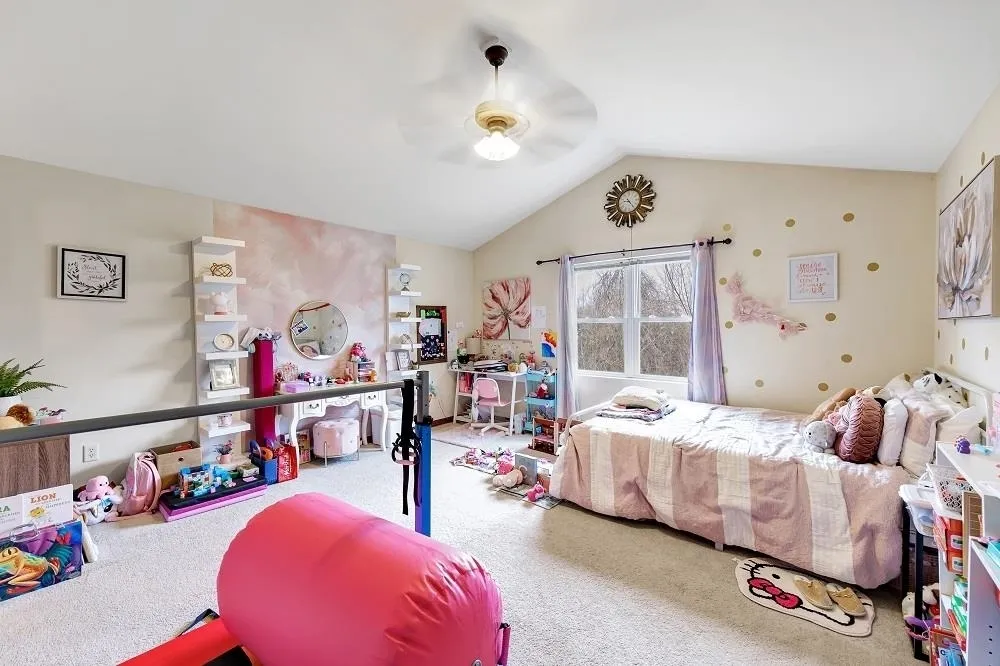 715 Edge Point Ct, De Pere, WI 54115