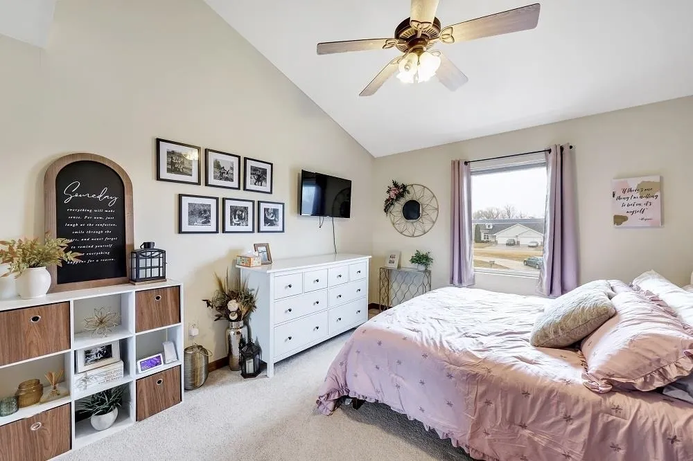 715 Edge Point Ct, De Pere, WI 54115