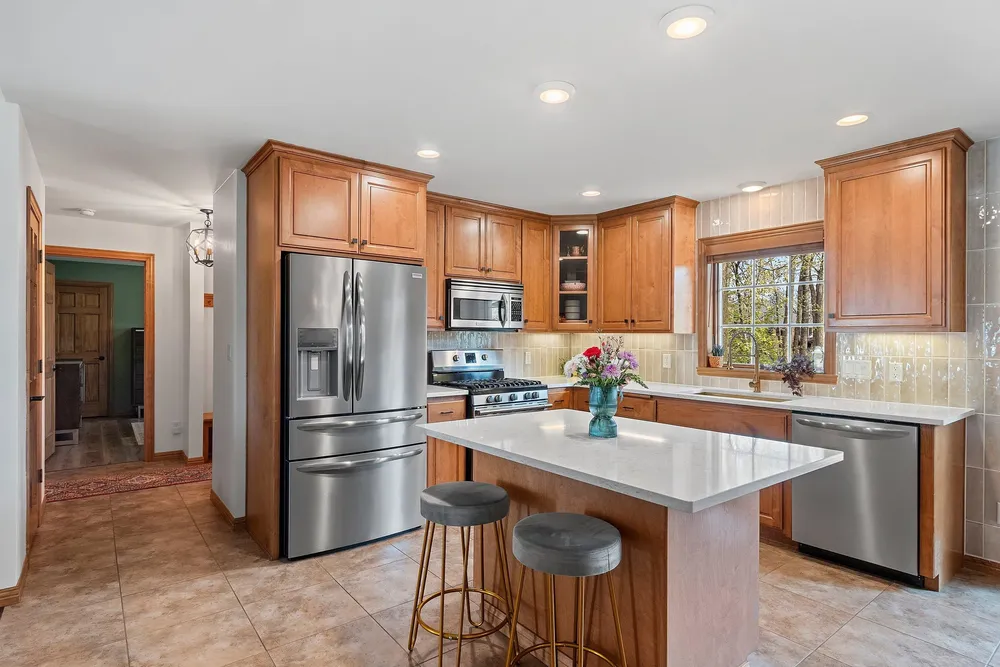 2460 Warm Meadows Dr, Green Bay, WI 54303