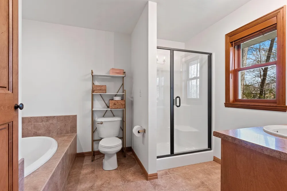 2460 Warm Meadows Dr, Green Bay, WI 54303