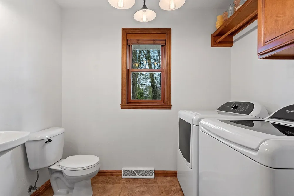 2460 Warm Meadows Dr, Green Bay, WI 54303
