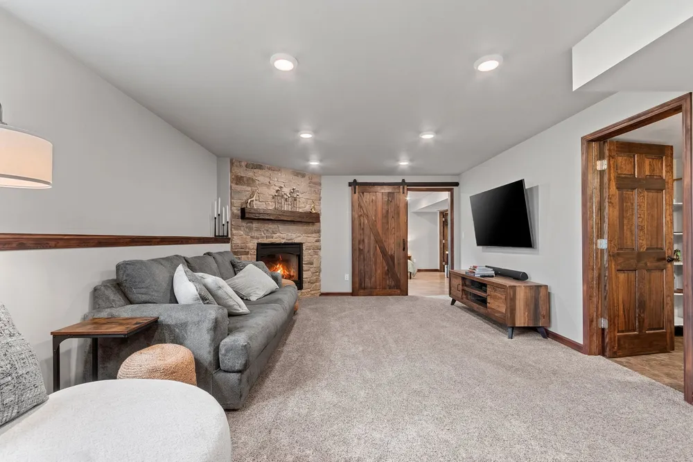 2460 Warm Meadows Dr, Green Bay, WI 54303