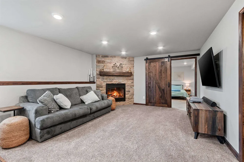 2460 Warm Meadows Dr, Green Bay, WI 54303