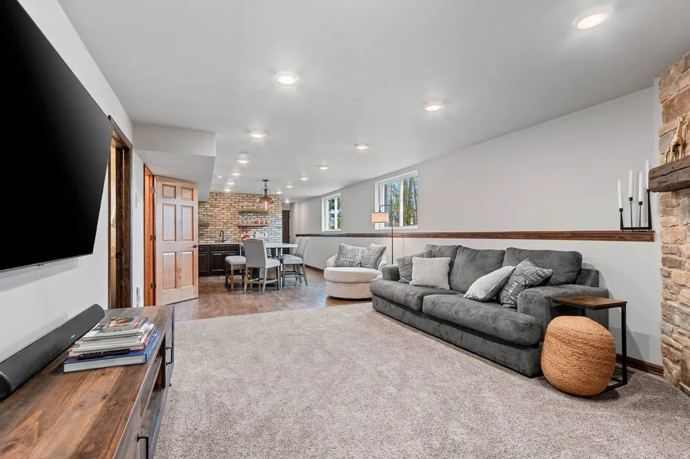 2460 Warm Meadows Dr, Green Bay, WI 54303