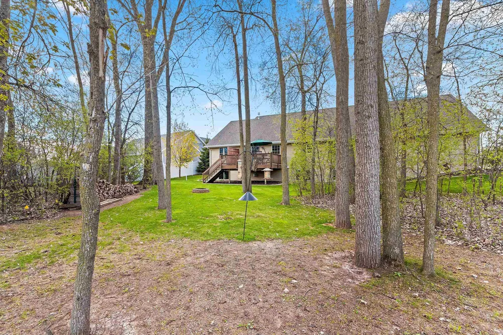 2460 Warm Meadows Dr, Green Bay, WI 54303