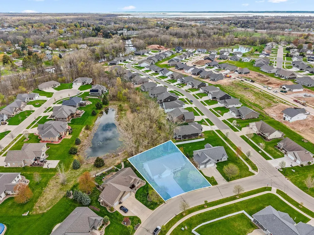 2460 Warm Meadows Dr, Green Bay, WI 54303